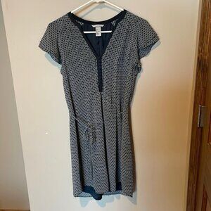 Women’s dress size 6